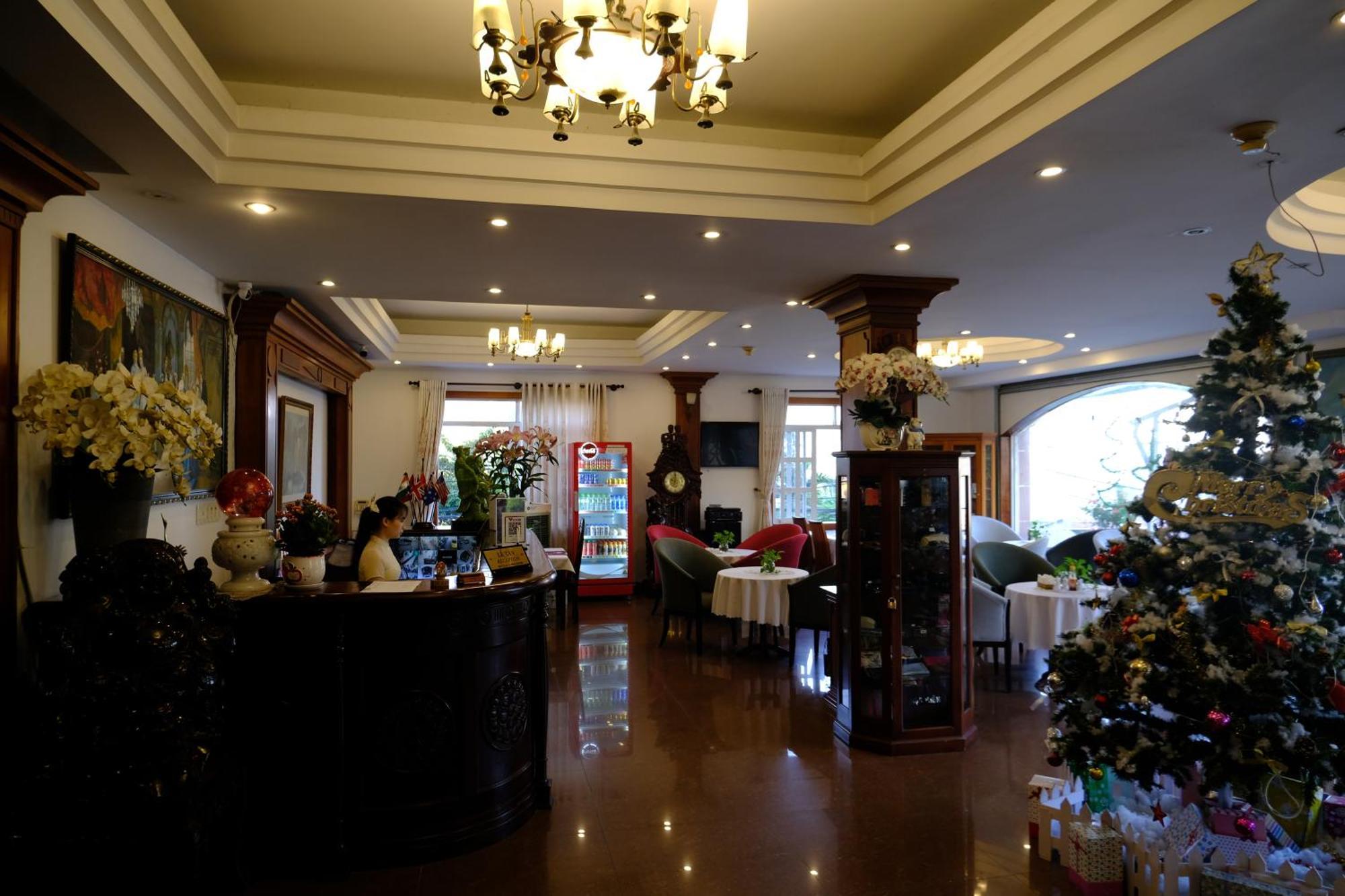 Hoa Phat Hotel & Apartment Thành Pho Ho Chí Minh Esterno foto