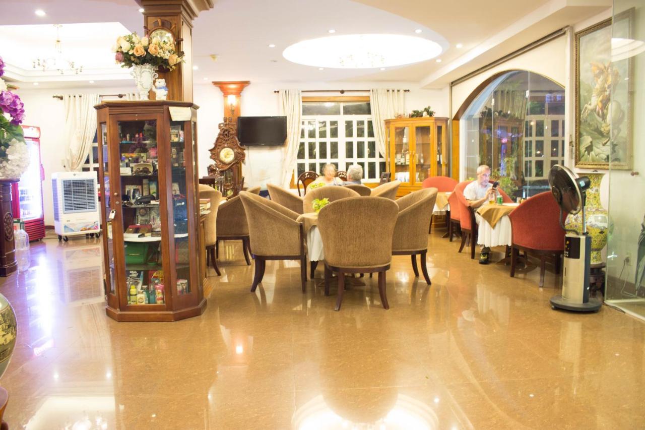 Hoa Phat Hotel & Apartment Thành Pho Ho Chí Minh Esterno foto