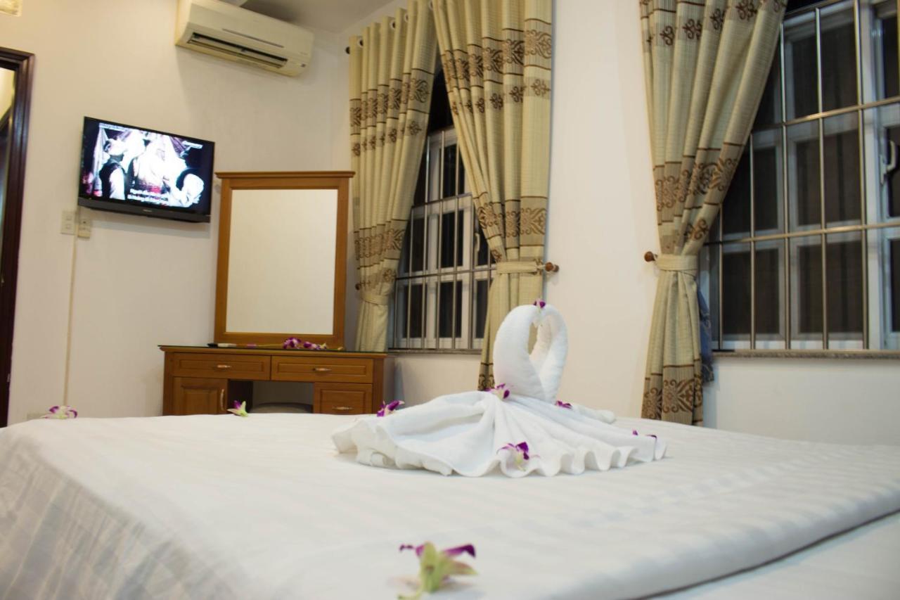 Hoa Phat Hotel & Apartment Thành Pho Ho Chí Minh Esterno foto