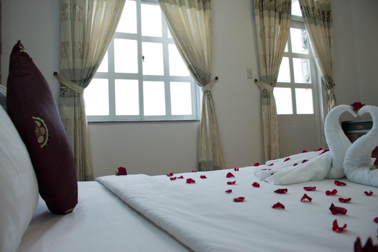 Hoa Phat Hotel & Apartment Thành Pho Ho Chí Minh Esterno foto