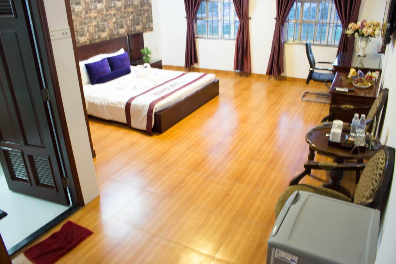 Hoa Phat Hotel & Apartment Thành Pho Ho Chí Minh Esterno foto