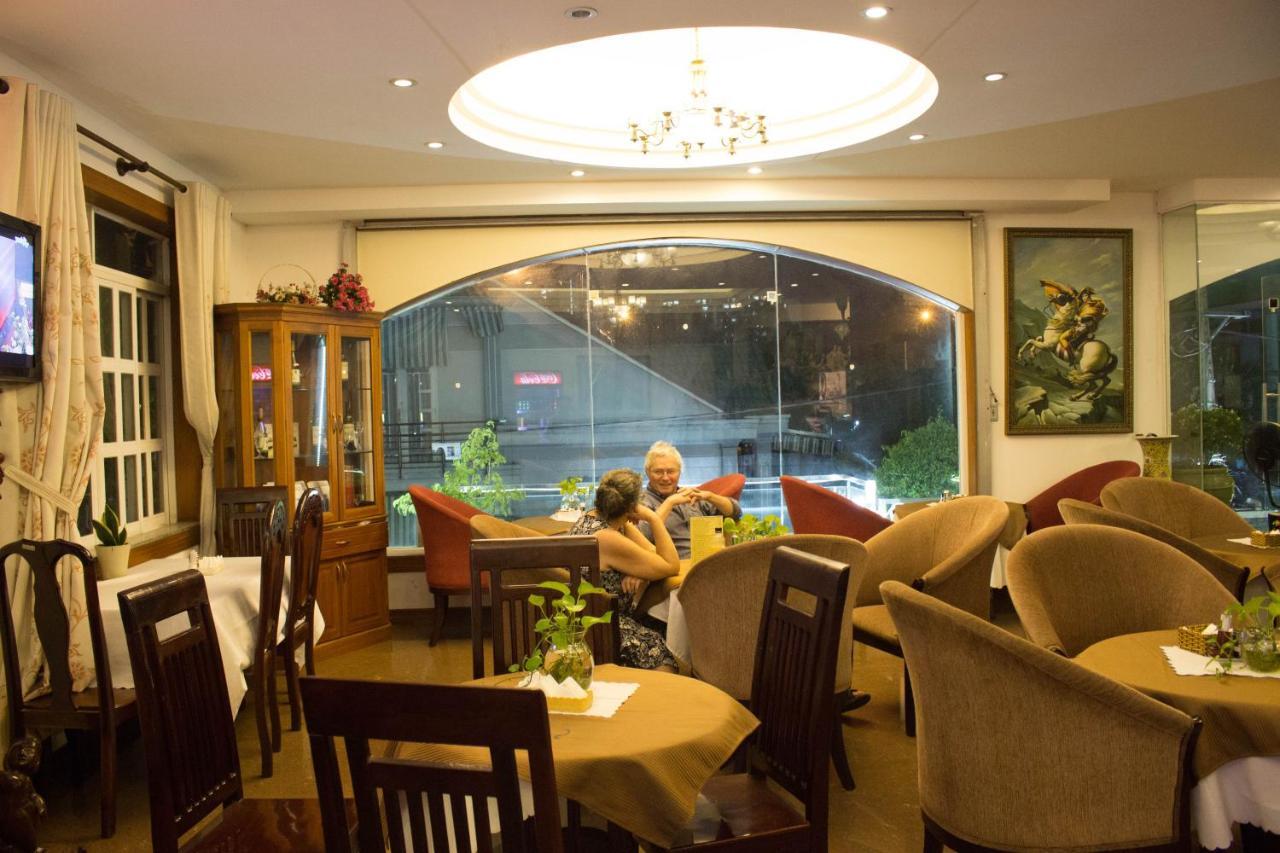 Hoa Phat Hotel & Apartment Thành Pho Ho Chí Minh Esterno foto